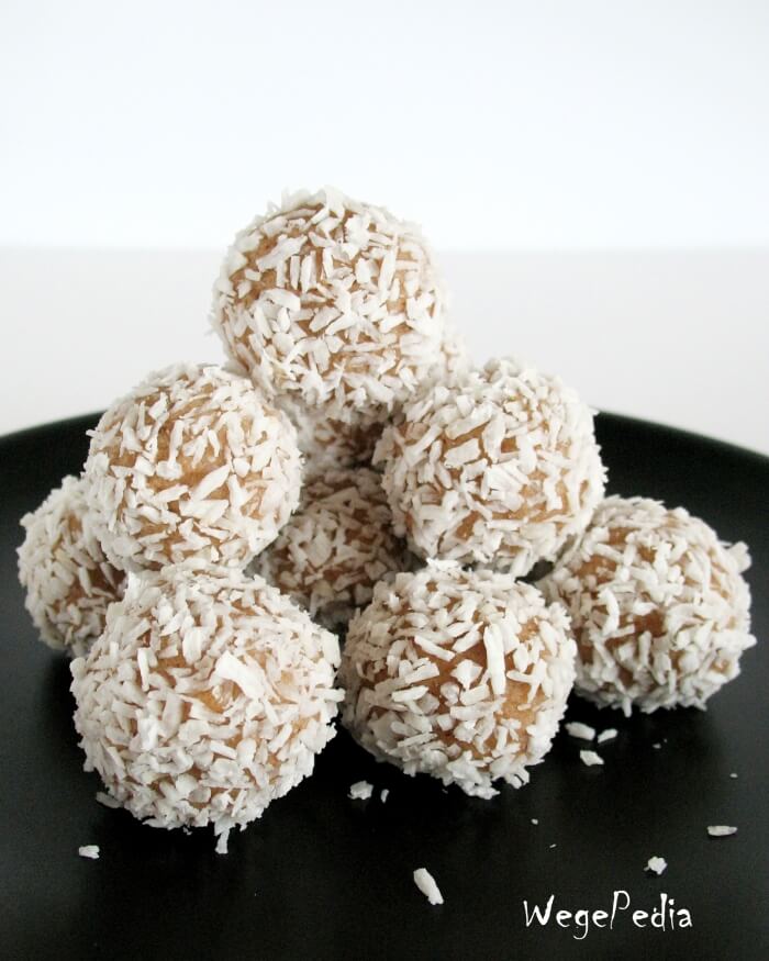 Wegańskie rafaello z daktyli - bez cukru, bezglutenowe