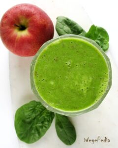 Zielone smoothie ze szpinakiem i jabłkiem lub winogronami
