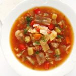 Zupa kapuściana z ziemniakami i pomidorami