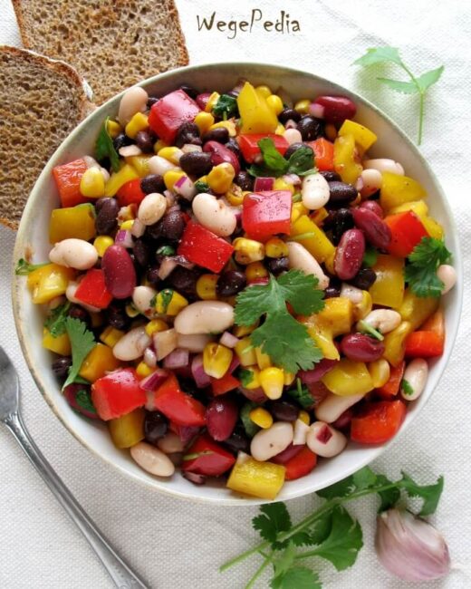 Sałatka z fasoli czerwonej, czarnej i białej